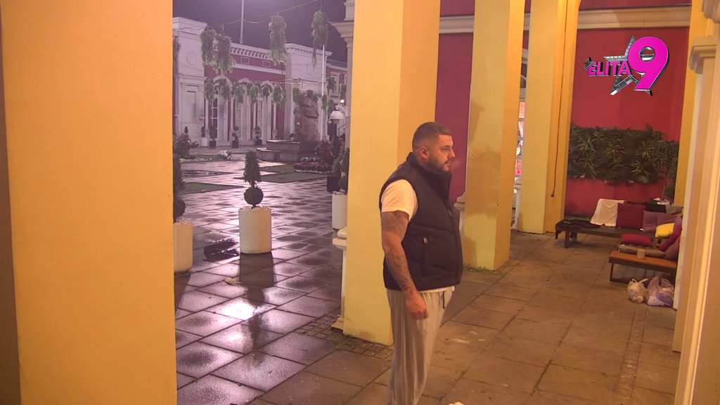 Otkopali ratne sekire: Aneli udarila Alibabu u bolnu tačku, nastao haos u izolaciji (VIDEO)