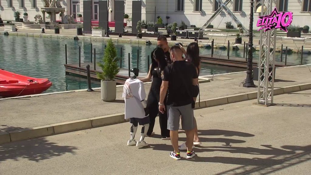 Toši UMALO PAO SISTEM! Nove učesnice ga spopale, žele da im ROBOT IZABERE PARTNERA, evo sa kim ih je on spojio (VIDEO)