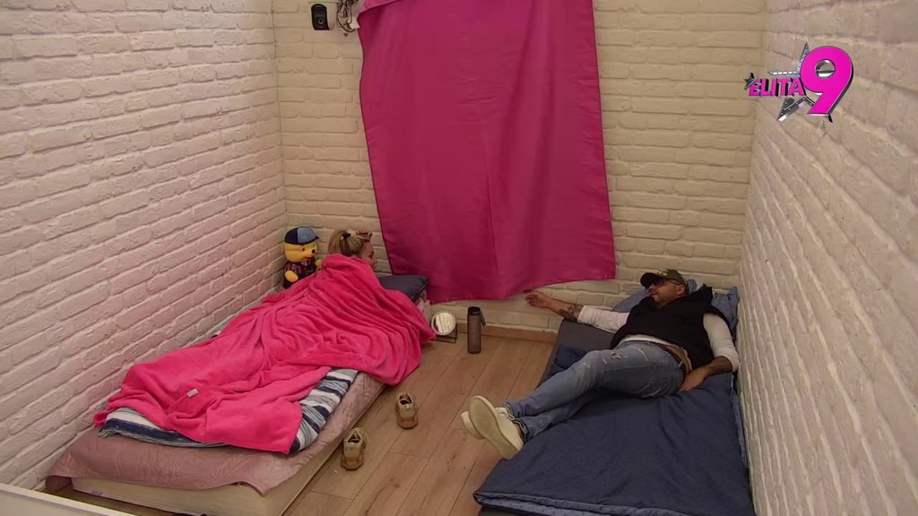 DA NEMA KAMERA, ONI BI ZAVRŠILI ZAJEDNO! Biljana Vujović FRAPIRANA zbog zbližavanja Aneli i Alibabe, sinu Luki poručila: Da nije moj, svašta bih rekla...