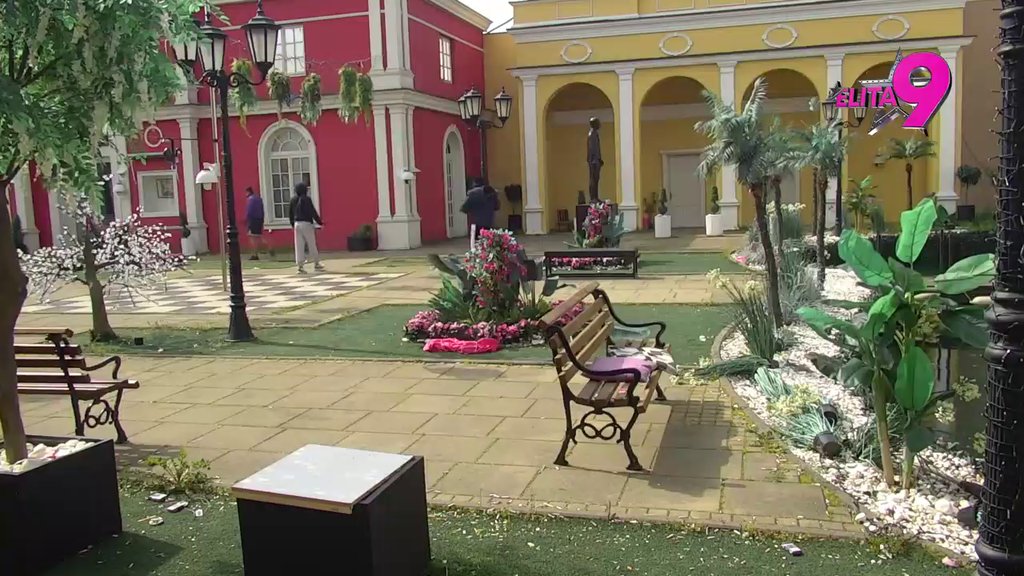 LJUT, NERVOZAN I BESAN: Matora zabranila Bori da dira njene tegove, on je počastio sočnim uvredama: DOĐE MI DA TI IH BACIM!  (VIDEO)