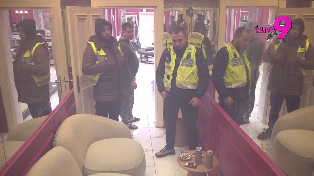 Divlja i mafija! Sandra nastavlja da peni na Ivana, pljušte psovke na sve strane (VIDEO)