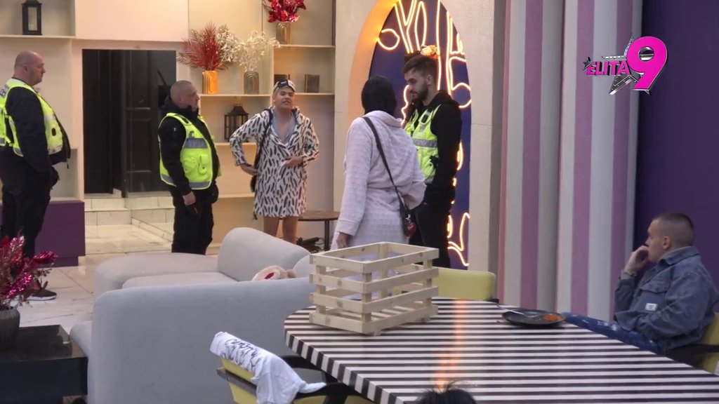 METEŽ U KUĆI ODABRANIH: Mina i Uroš rasplamsali svoj sukob, lete uvrede na sve strane! (VIDEO)