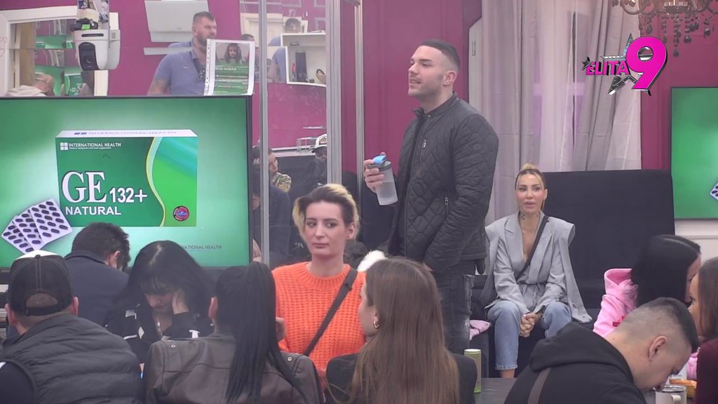 GLEDAOCI, DA, DOBRO ČUJETE! Svima popadale vilice zbog Kačavendinog priznanja, otkrila da je Anđelo hteo se*s sa njom: Govorio je da bi me nabio uza zid i hvatao za vrat (VIDEO)