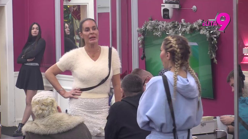 VOLELA BIH DA GLEDAM S*KS TEBE I JANJUŠA! Aneli rekla da bi špijnunirala Kačavendu i Janjuša kada bi imali odnose! (VIDEO)