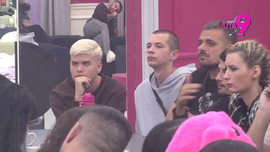 Narod mu se smeje, radi sve zbog podrške: Miksi pokušava da otvori Luki oči, on ponovo pokušao da preokrene sve (VIDEO)