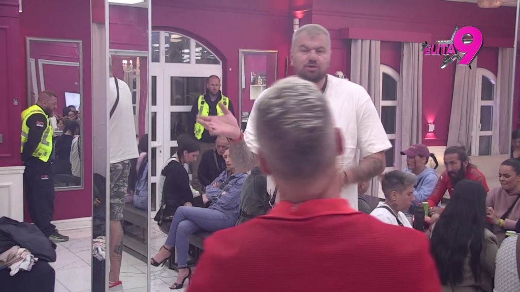 Asmin pokazao zube nakon svih poniženja sa Majom, pa joj poslao poruku: Neka pazi od sada šta radi! (VIDEO)