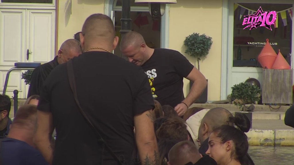 Praštala je više puta: Mateja pecnuo Anđelu preko Gastoza, ona skočila kao oparena: To nije istina, imaš pik na njega (VIDEO)
