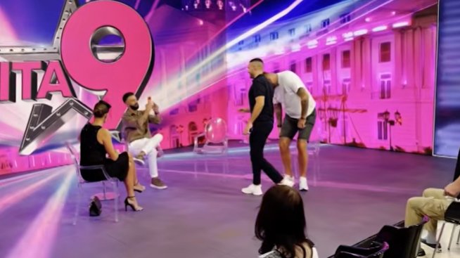 Nikad hladniji susret! Kačavenda ignorisala Janjuša i Anđela, oni joj nisu ni prišli pred početak emisije Narod pita! (VIDEO)