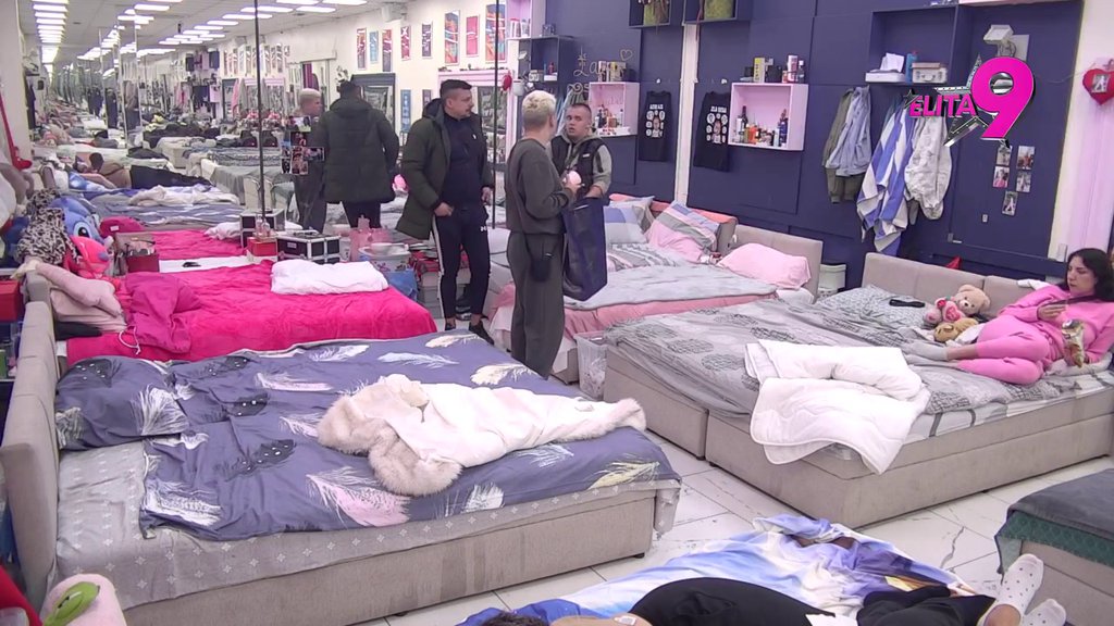 Igra jeftin rijaliti: Terza shvatio da Sofija i Brankica zajedno kuju planove za Elitu, neće više da čuje za nju! (VIDEO)