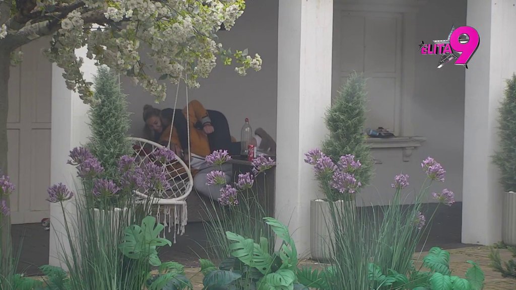 ODLEPIO SI ZA NJOM! Aneli se trudi svim silama da natera Janjuša da prizna emocije prema Kačavendi! (VIDEO)