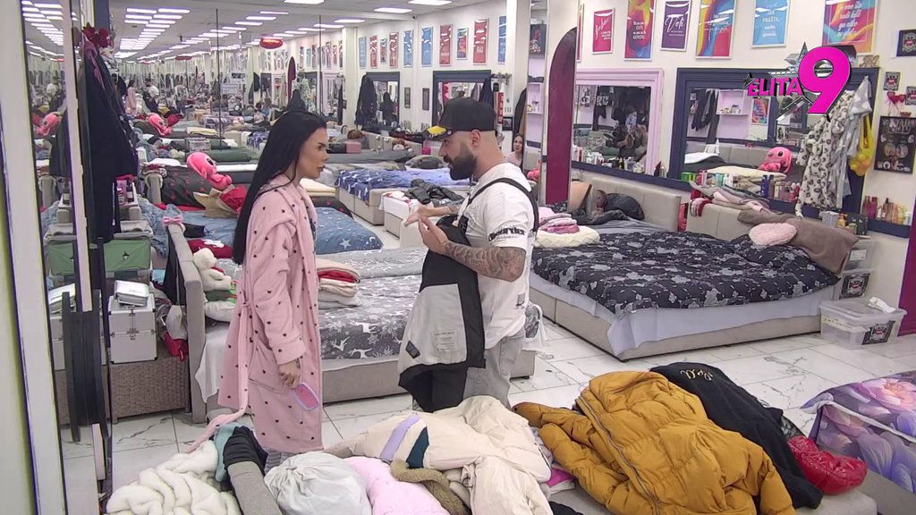 Ko uvlači treću osobu, VIDEĆEŠ TI! Anita potpuno pobesnela kad je shvatila da im Luka ponovo u vezu uvlači Aneli! (VIDEO)