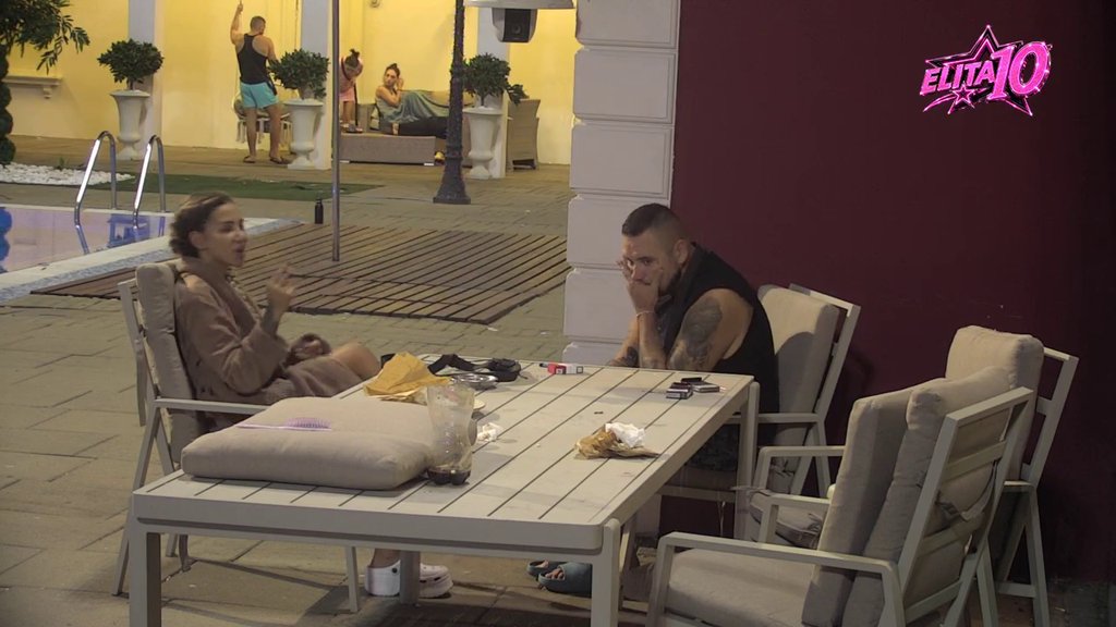 Nikad ne bih pala na tebe: Aneli ponovo izaziva Cara, on joj priznao da ako se zainati neće biti dobro! (VIDEO)