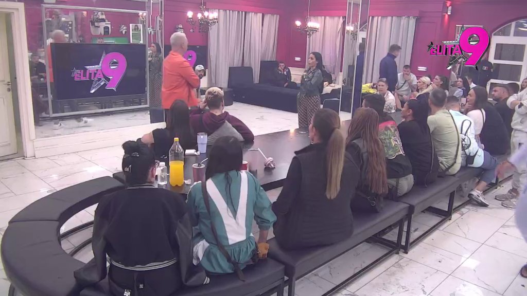 SKRIVA ISTINU KAO ZMIJA NOGE?! Dragana uporno izbegava da otkrije o čemu je bez bubica pričala sa Kačavendom u kupatilu! (VIDEO)