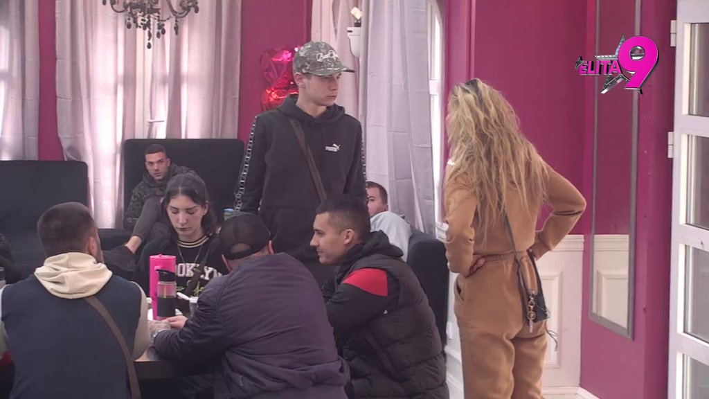 Karambol u Eliti! Nerio skočio kao oparen i izvređao Aneli, tresu se zidovi Bele kuće od urlika (VIDEO)