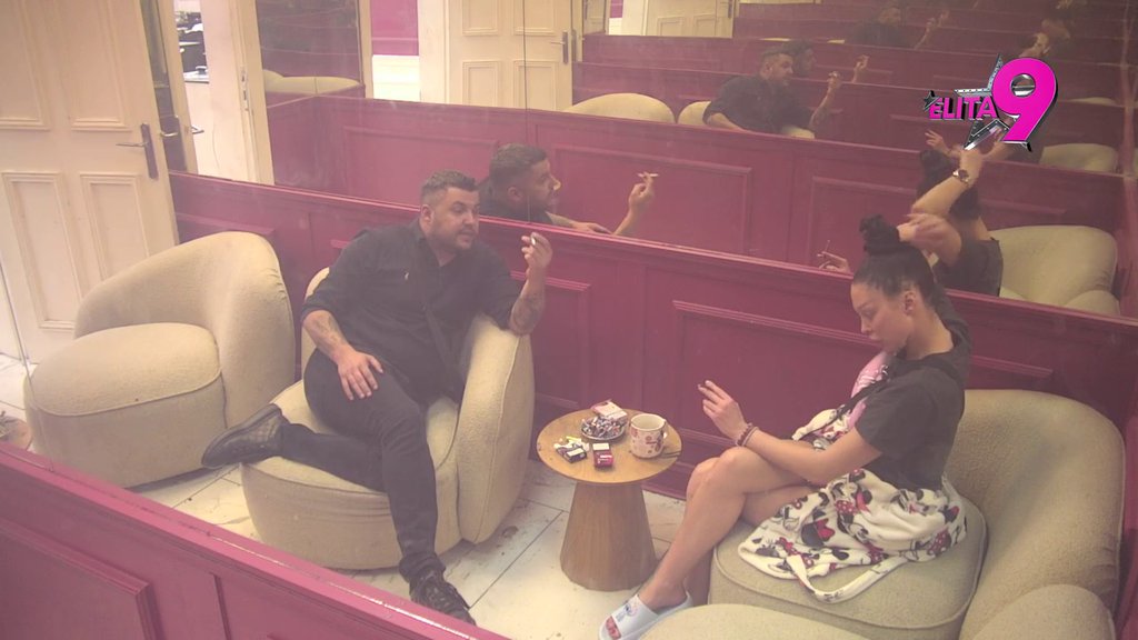 ZAUZELA ŽENSKU STRANU: Maja stavila Asmina na stub srama zbog hladnog rata sa Kačavendom, otvoreno priznala da je razočarana u njegove postupke! (VIDEO)