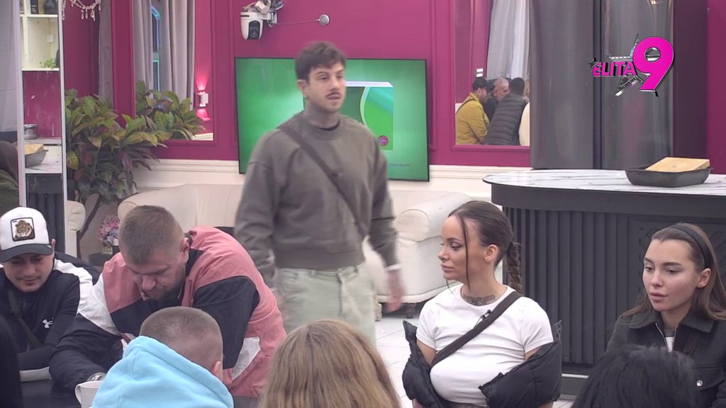 Ona je njegova 'utorak' varijanta: Uroš zalepio Anitu za dno, Filip je dodatno ponizio (VIDEO)