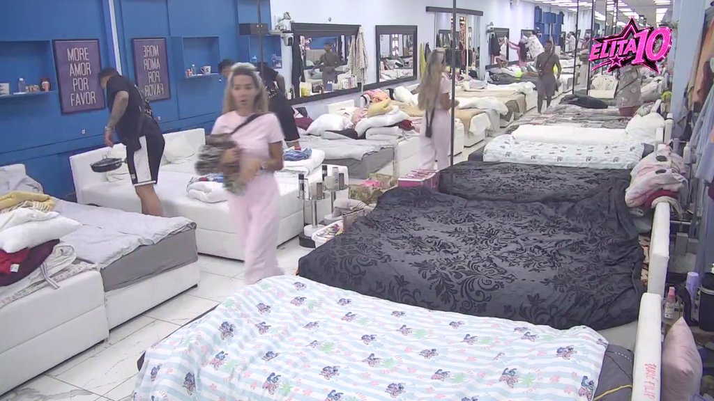 Blam je što sam ikad bio s tobom: Đukiću pukao film i Aneli vratio košulje, ona ostala u totalnom šoku! (VIDEO)