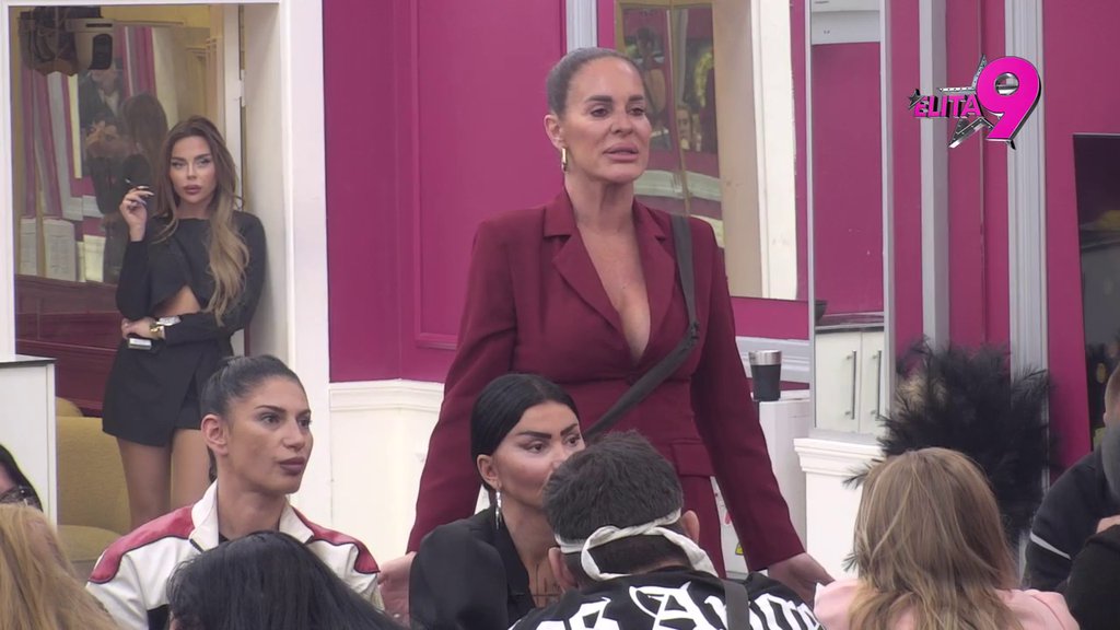 Svim silama pokušava da se opere: Teodora na stubu srama, takmičari provalili kako je zakuvala sukob Bebice i Filipa! (VIDEO)