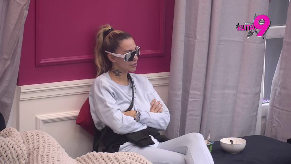 Ne može ni kritiku da istrpi: Aniti prekipelo, brutalno zapušila usta Jakšićki zbog navođenja na anketi! (VIDEO)