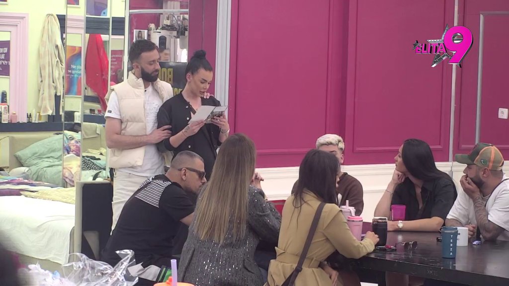 Očekivala sam čestitku od mame s obzirom da sam trudna: Anita Stanojlović vidno razočarana što joj niko od porodice nije ništa poručio (VIDEO)