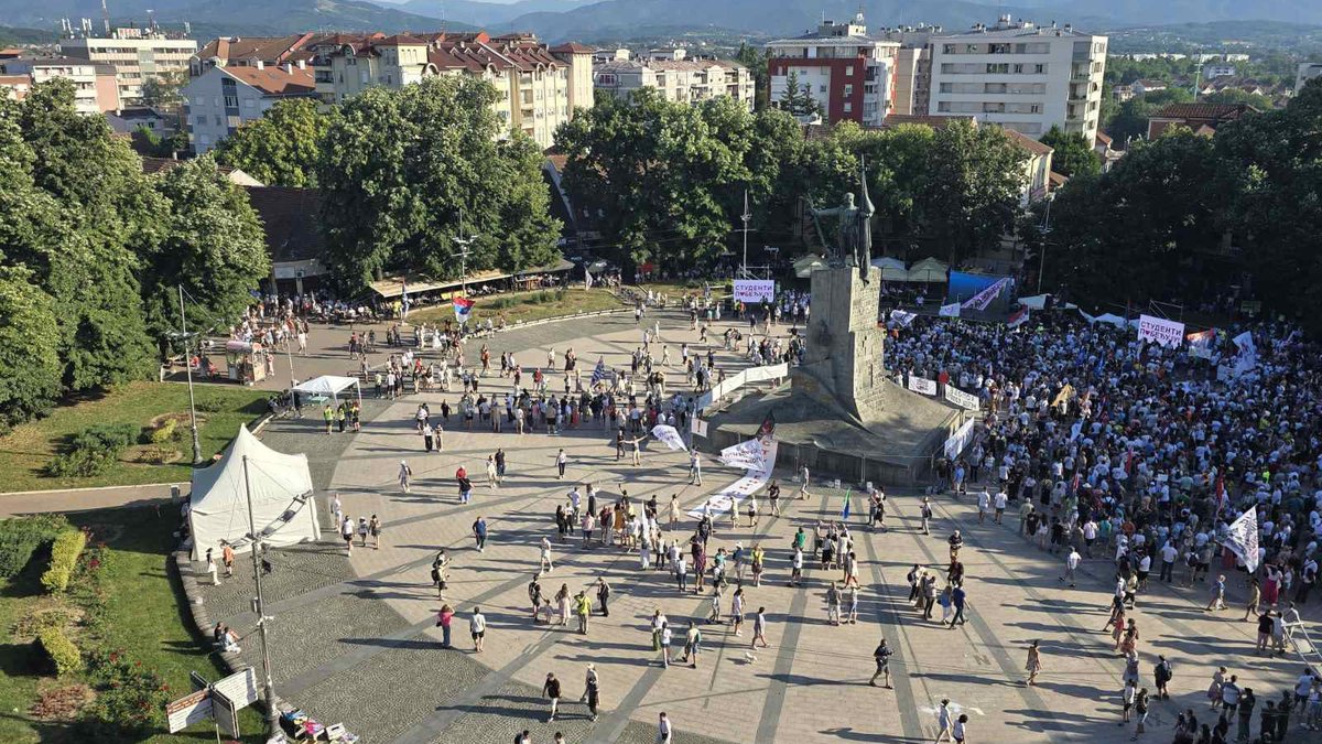 ISTINA JE, SVE SE VIDI NA VIDOVDAN! Brnabić razbucala blokadere: Prodavali mržnju, podele i mačku u džaku više od 18 meseci