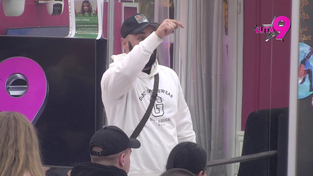 PODRŠKA IH OKRENULA NAOPAČKE! Opšti haos u Beloj kući: Luka dokazao svoju ljubomoru zbog poklona! Maja konačno rešila da se obračuna sa Anitom i Vujovićem: Više puta sam gutala knedelu... (VIDEO)