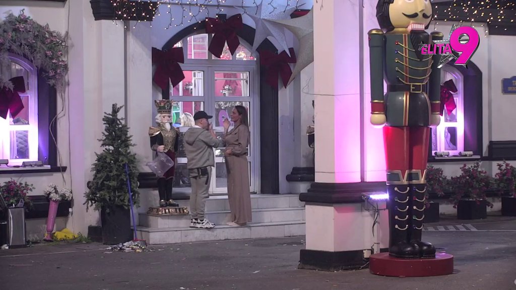 Ona je na Takija bolesna, situacija je specifična: Kačavenda pokušava da smiri Daču, on KIVAN na Maju: Da me lupa kur*etina koja se he*ta po podu tuš-kabina (VIDEO)