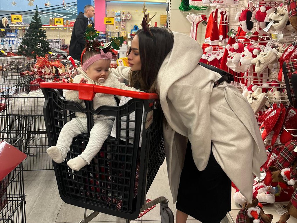 SVADBA, MAJČINSTVO I RAZVOD U JEDNOJ GODINI! Ana Jovanović sumirala utiske 2025. i otkrila da li je spremna za novu vezu: Beba me je naučila šta je bezuslovna ljubav!