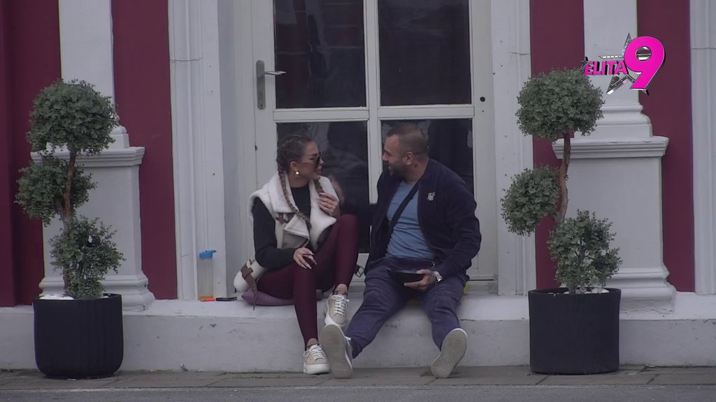 OTVORENI FLERT! Milan i Sofija se gutaju pogledom, on joj poručio: Nemoj mi te fore, poljubi me! (VIDEO)