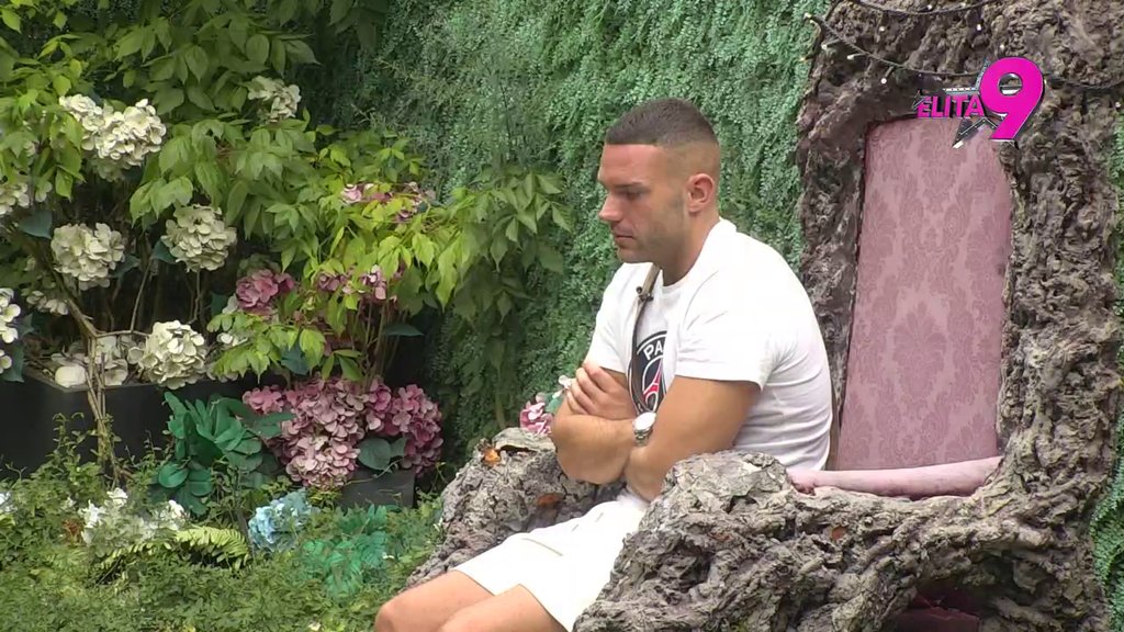 Pogrešio bih da sam bio njeno hrabro srce! Anđelo se potpuno ogradio od Stanije: Nije ona devojka sa kojom bih bio! (VIDEO)
