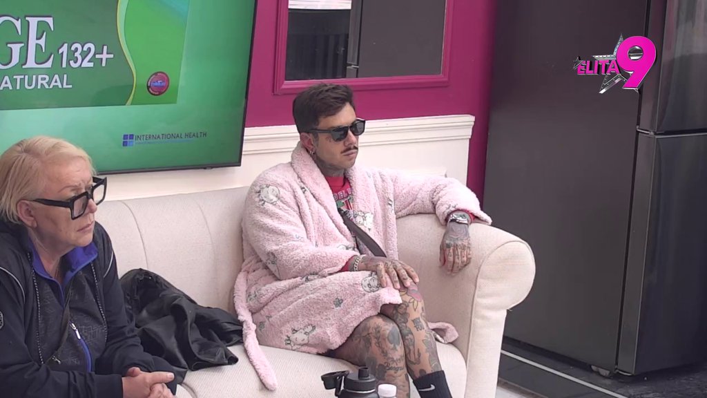 BEBICI NALAZI ZAMERKE, A RADI ISTO!  Učesnici osuli RAFAL po Teodori jer je Filipu prešla preko flerta sa Majom, a onda ga primila u krevet! (VIDEO)