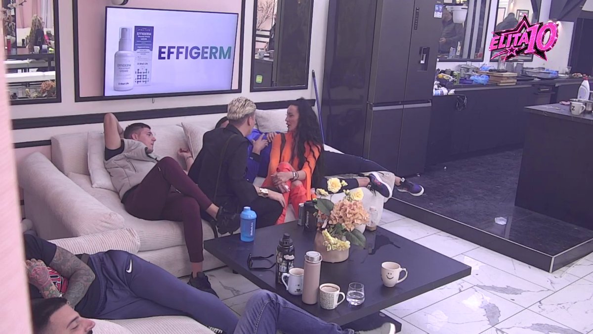 Požalio se na svoj ljubavi status: Uroš otkrio šta se desilo sa Karlo, pa Mali Velja i Poršelina ustanovili u čemu je problem! (VIDEO)