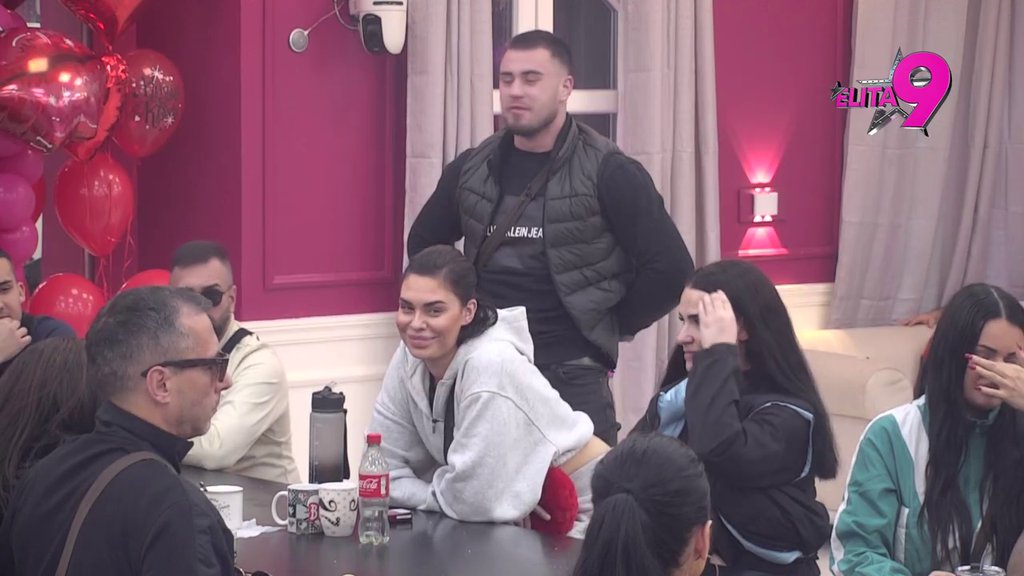 Evo koliko često Kačavenda priča o Anđelu i njegovim vrelim slikama koje joj je slao (VIDEO)