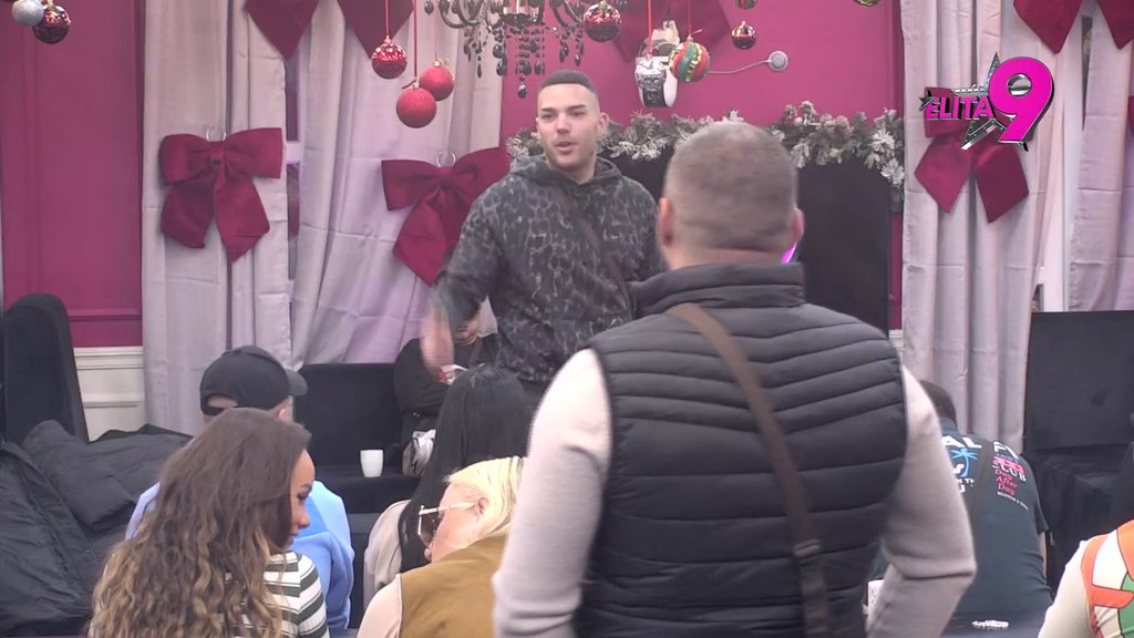 Izlazim trudna, on će biti otac tom detetu: Aneli najavila da će sa Asminom praviti Nori brata, Bela kuća na nogama! (VIDEO)