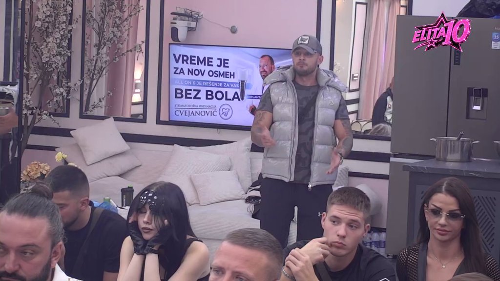 Iskompleksirao se zbog lobiranja i komentara! Laura u paketu srozala Sanju i Marka, nju isprozivala kao nikad: Na uzrastu je vrtića, da valja narasla bi! (VIDEO)