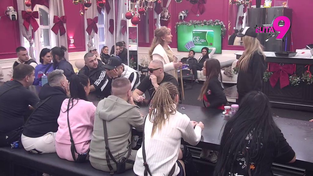 TENZIJA RAPIDNO RASTE: Džehva sazvala hitan higijesnski sastanak kako bi podelila nedeljna zaduženja, učesnici daju sve od sebe da pobegnu od obaveza! (VIDEO)