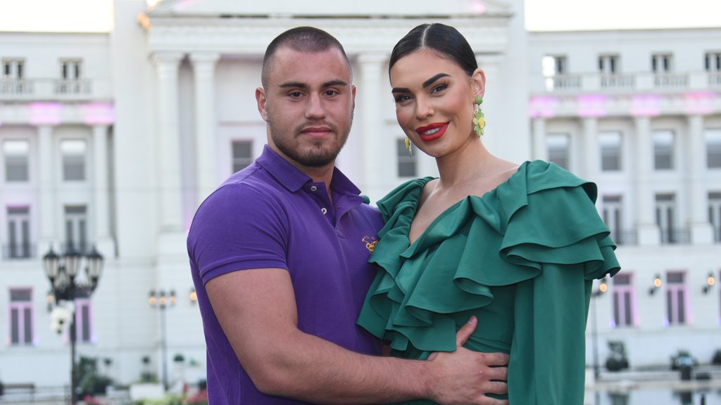 NEKAD DRŽAVNI PRVAK U DŽUDOU, DANAS VELIKI ZAVODNIK! Evo kako je nekad izgledao učesnik Elite! Uživa u emotivnoj vezi sa lepoticom, a žene za njim uzdišu! (FOTO)