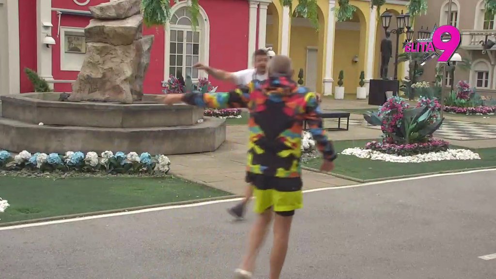MATORI CRVE: Terza slasno osolio po Mići, sukob potpuno ESKALIRAO! (VIDEO)