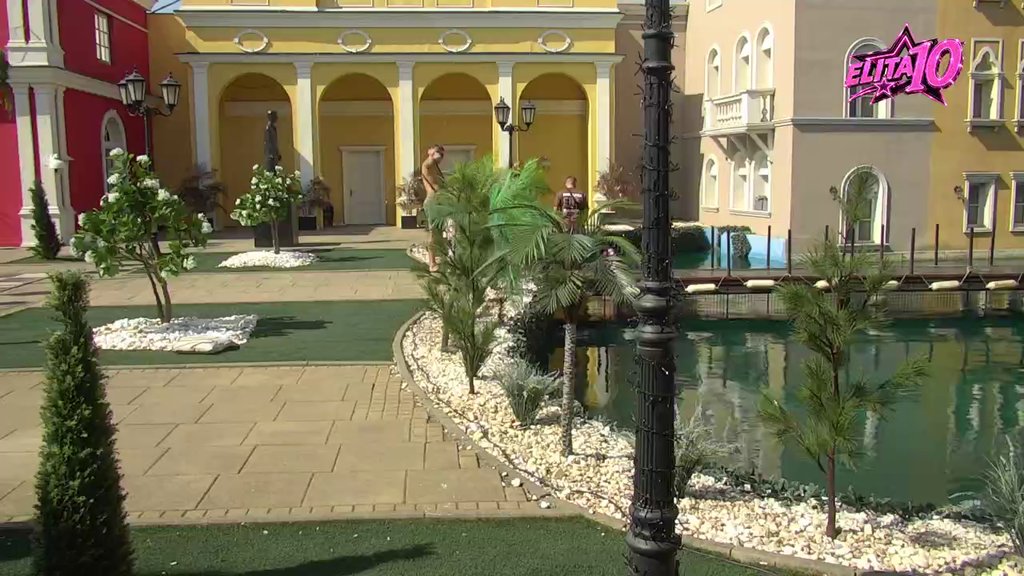 Neplanirano kupanje! Burek uskočio u jezero, Janjuš ga jedva iščupao (VIDEO)