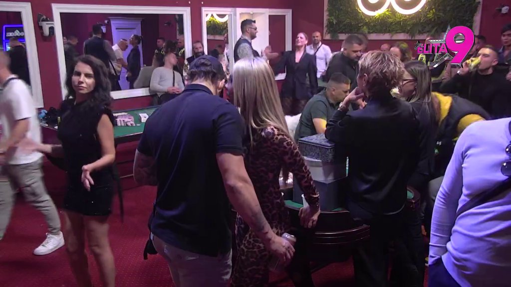 I tebe boli ku*ac, pa gde gledaš?! Terza saterao Aneli u ćošak, ona progovorila o odnosu sa Lukom: To što on priča da je ocu i majci okrenuo leđa, to nema veze sa mnom! (VIDEO)