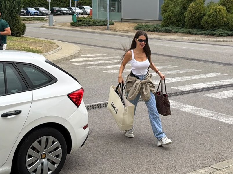 Moje dete ne zanima da li sam ja došla kući u tri ujutru: Tijana Milutinović stigla na snimanje Pinkovih zvezda, priznala da bi volela da vidi Bebi Dol u crvenoj stolici (FOTO+VIDEO)