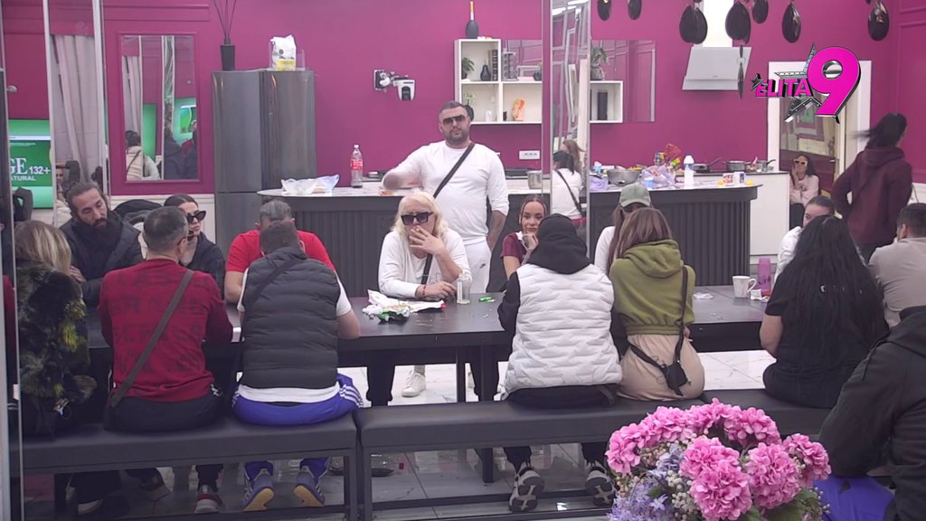 SVE ŠTO RADIM SA NJOM JE OD SRCA: Asmin nazvao Maju POSEBNOM, pa istakao da joj druge nisu ni do kolena! (VIDEO)