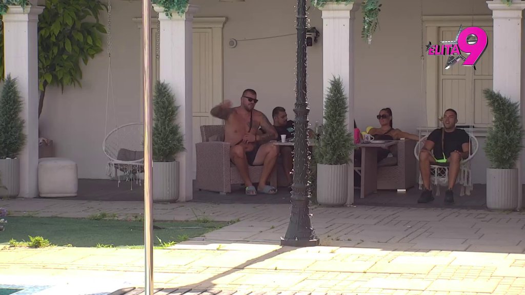 SVE SE ORI U BELOJ KUĆI! Janjuš i Anđelo udružili snage protiv Kačavende, prozivke pršte na sve strane: Živite kod mama i tata za života (VIDEO)