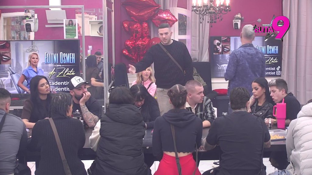 Pokušao, ali bezuspešno! Luka dao sve od sebe da se opere od epiteta najveće papuče, učesnici ga demantovali (VIDEO)