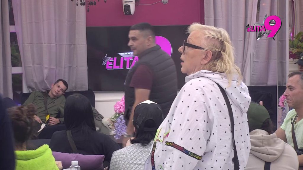 PLJUŠTE PROZIVKE I UVREDE: Zorica na stupu srama jer je prišla Bebici, Kačevenda jedva dočekala da je ponizi (VIDEO)