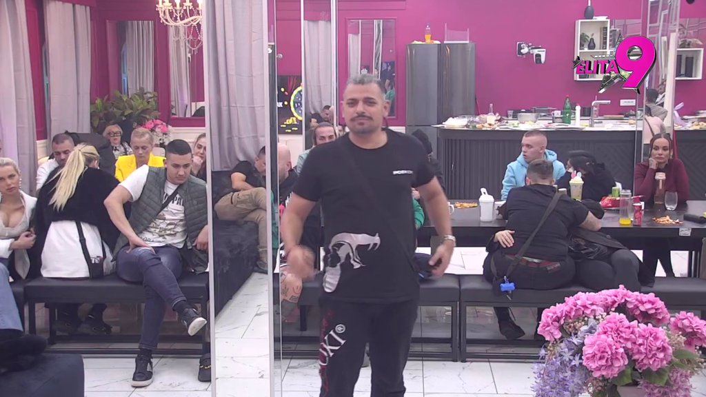 Na osnovu čega je govorio da bi jedino s njom bio u vezi?! Aneli i Janjuš zajedničkim snagama obrisali patos Teodorom, Santana raskrinkao sve (VIDEO)