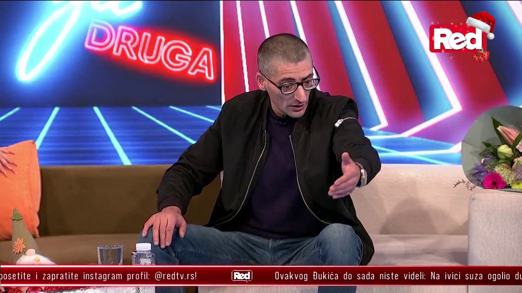 Mi ga poslali da hvata ribe, a on se sa babom uhvatio! Drug Jovana Rajića besan kao ris, napljuvao Milosavu, spomenuo i njenu javnu kuću (VIDEO)