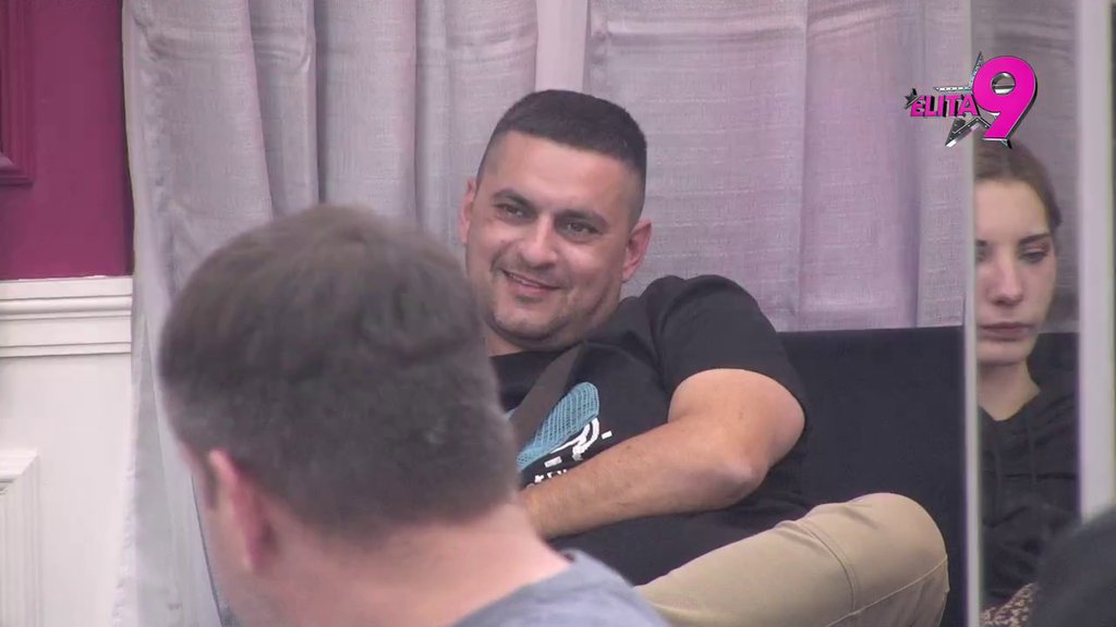 Stigla je instant karma: Teodora svim silama pokušala da ukanali Bebicu, pa od Filipa popila šut-kartu (VIDEO)