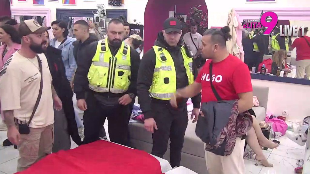 Hitno oglašavanje Anitine drugarice: Evo kako sad gleda na njenu vezu sa Lukom, bez dlake na jeziku dala sud o haosu sa Borom Santanom!