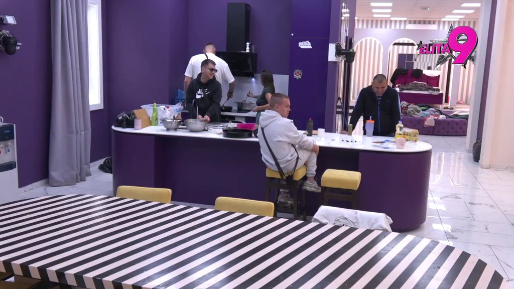 Dabogda ti se sve vratilo... Sara zaurlala na Marinkovića, Stanija odmah skočila i POLJUBILA JE! (VIDEO)